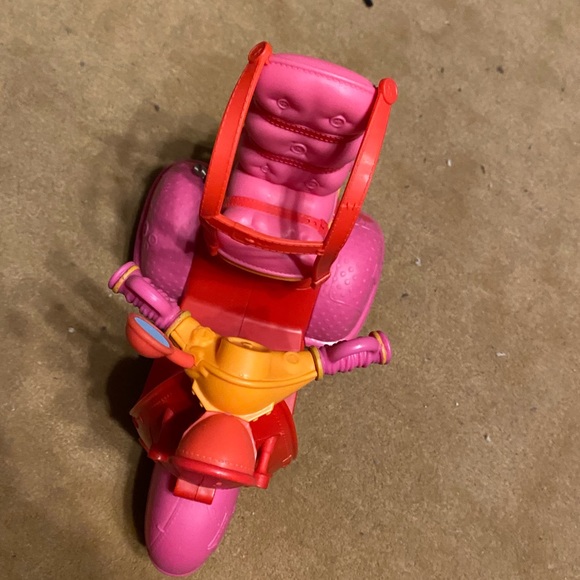 Lalaloopsy moped car with remotes - Picture 1 of 3